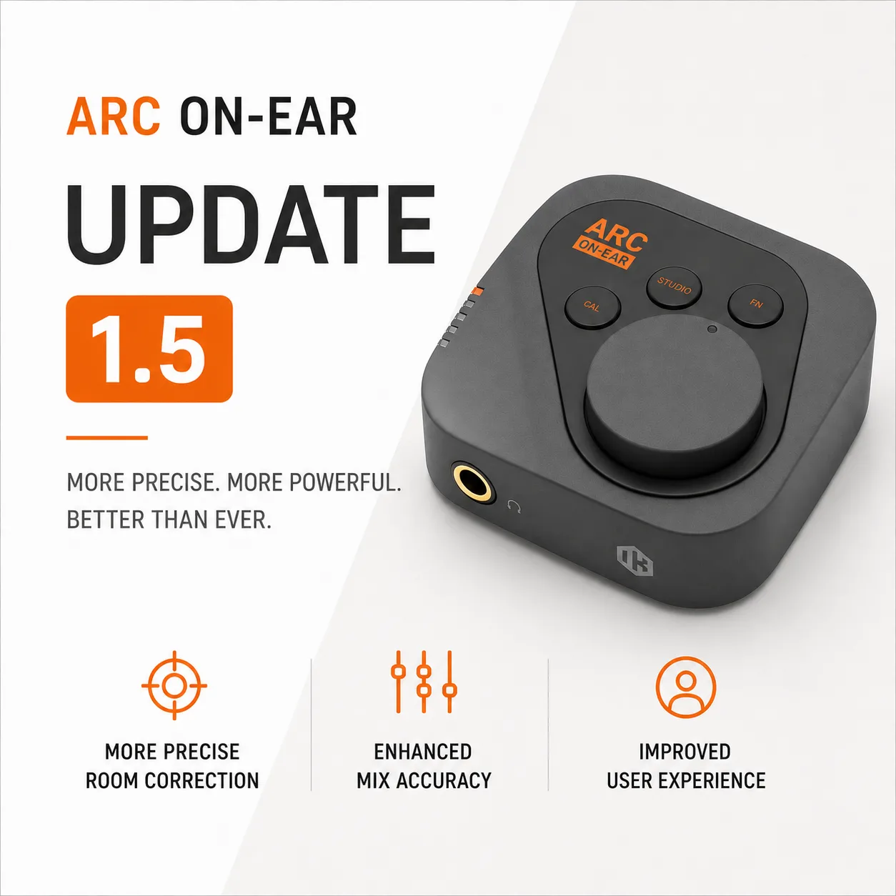 큰 볼륨 노브와 CAL·STUDIO 버튼이 달린 검은색 ARC ON-EAR 룸 보정 기기와 Update 1.5 문구